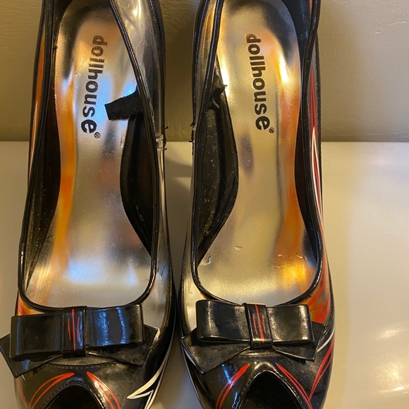 Custom Hand Painted Pinstriped Dollhouse Heels - Picture 4 of 5